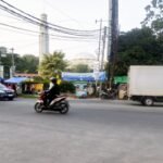 PKL Gunakan Badan Jalan, Kemacetan Mengintai di Jl. Bayangkara Tangsel