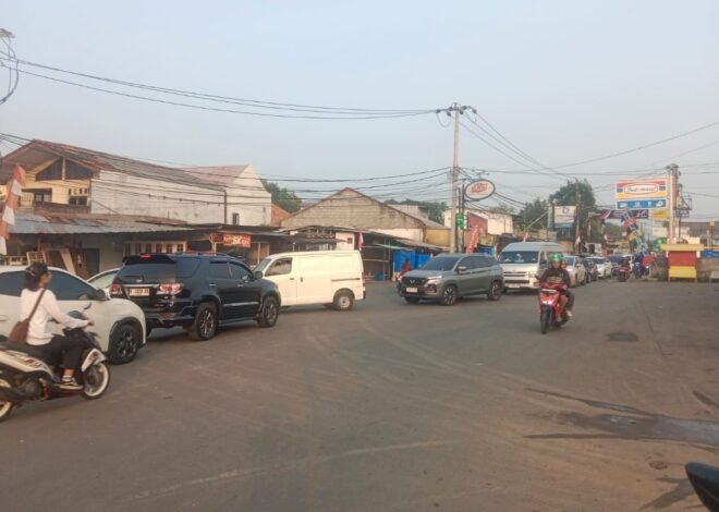 WARGA KELUHKAN KEMACETAN HAMPIR SETIAP HARI DI PERTIGAAN PD JAGUNG TIMUR, MINTA DISHUB DAN POLISI TURUN TANGAN