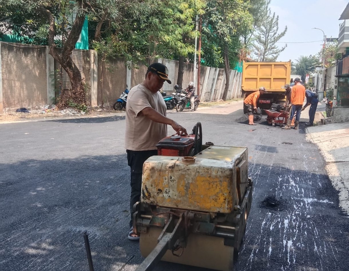 Jalan Lingkungan Blok Vista Diperbaiki, Warga Melati Mas Apresiasi Pemkot Tangsel dan UPT 3