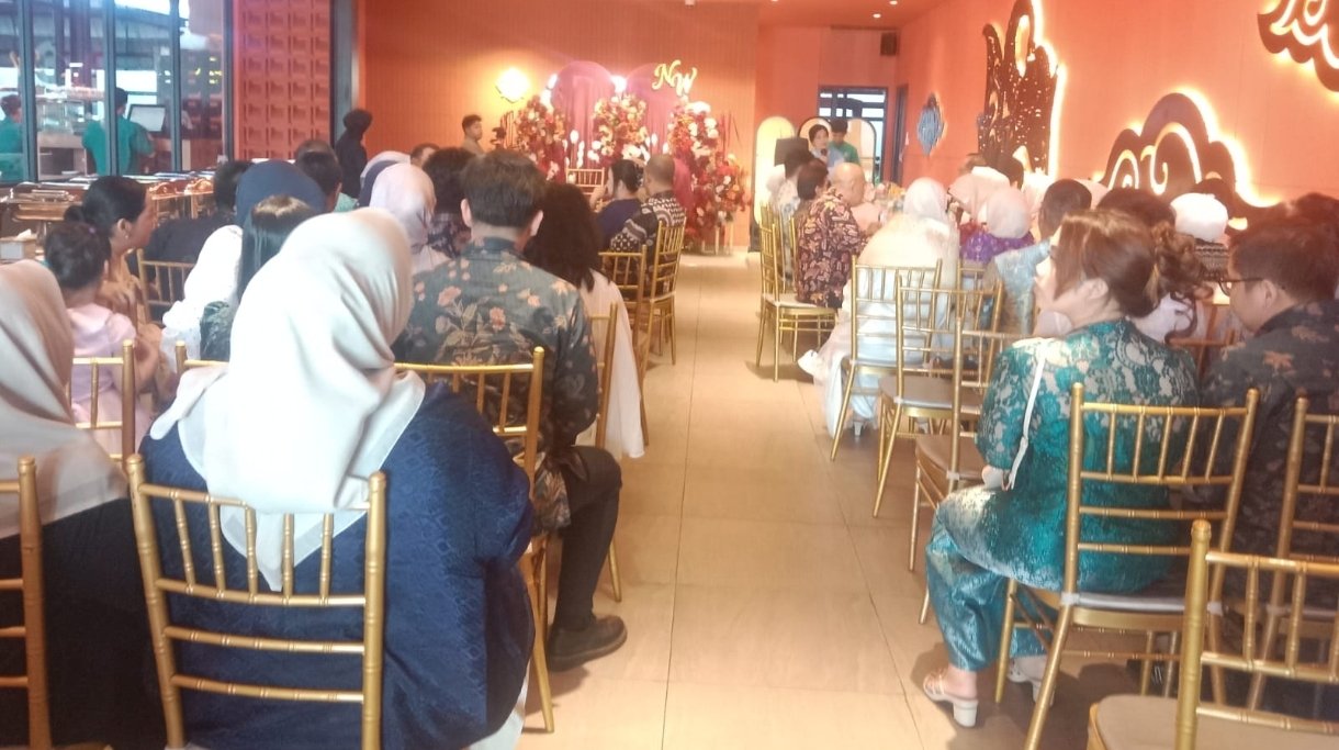 Lamaran Bernuansa Budaya, Tradisi Palembang dan Batak Melayu Bertemu di Tangerang Selatan