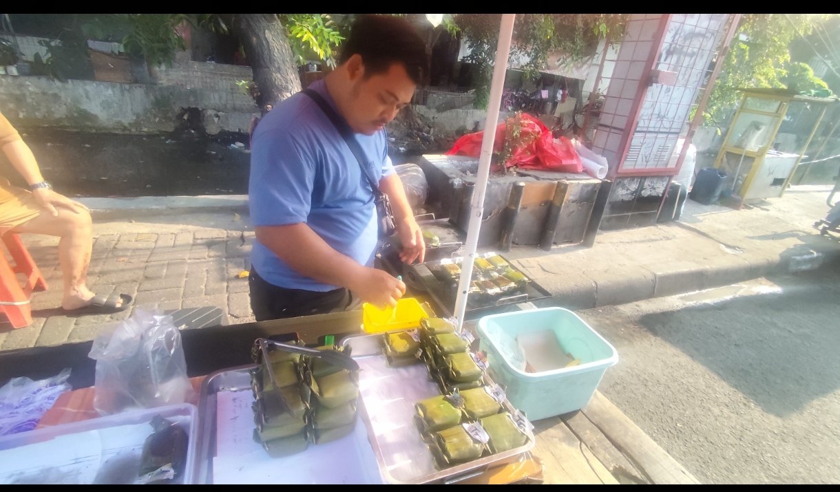 Nasi Bakar Mas Kentung, Cuma Rp5.000 Porsi Besar, Rasanya Bikin Ketagihan, di Krendang, Jembatan Besi, Tambora